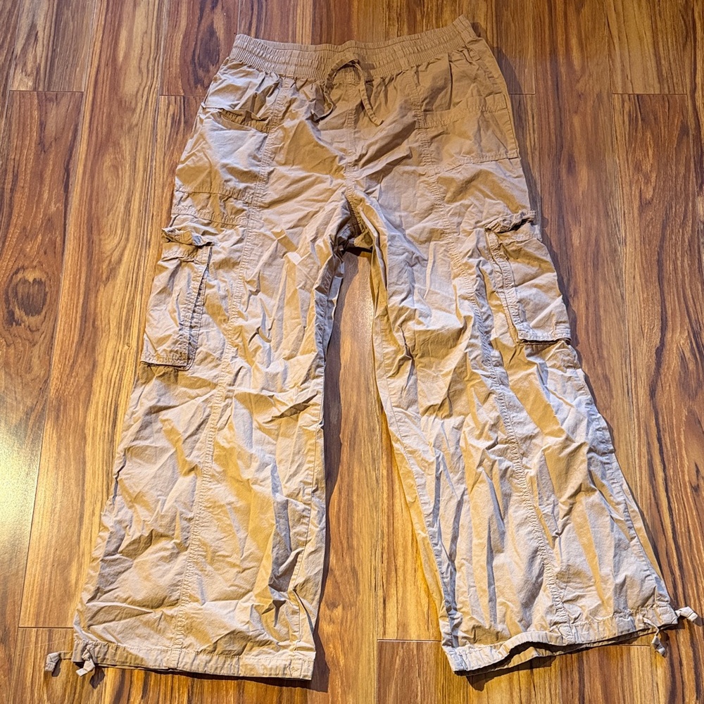 Lightweight Cargo Drawstring Pants in Khaki